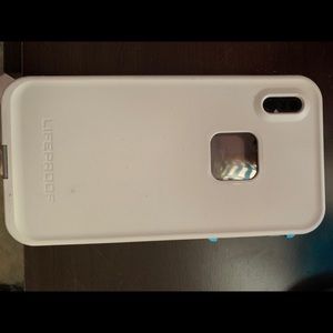 iphone xs max lifeproof case